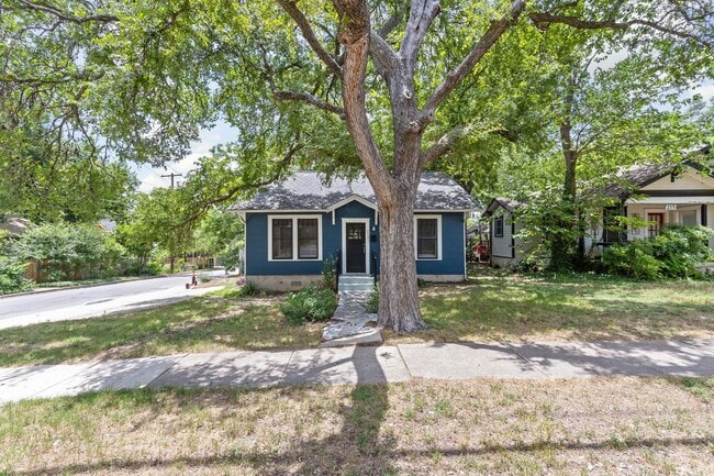 Building Photo - 2102 Brackenridge St