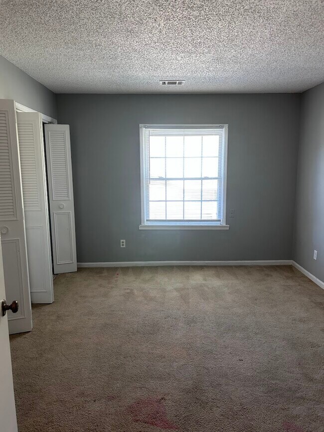 Building Photo - 2940 Parc Lorraine