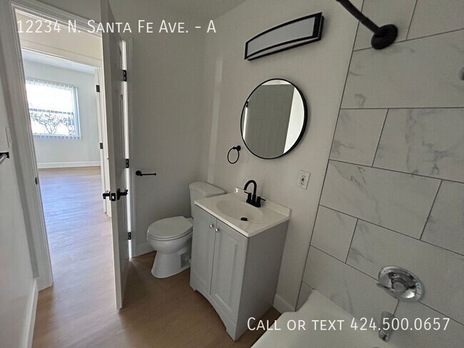 Building Photo - 12234 N Santa Fe Ave