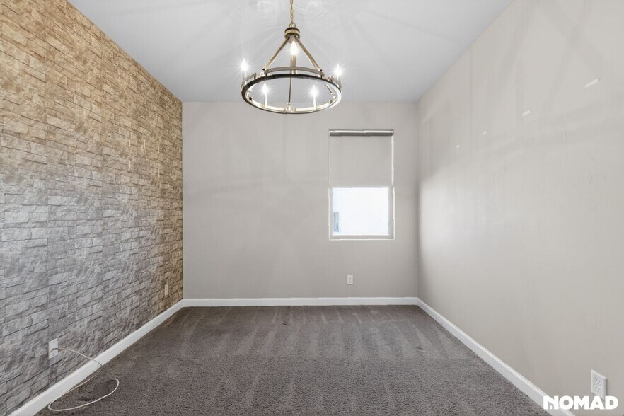 Building Photo - 4001 Windy Rd NE