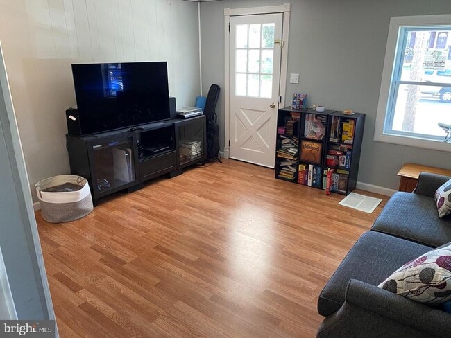 Building Photo - 359 W Main St