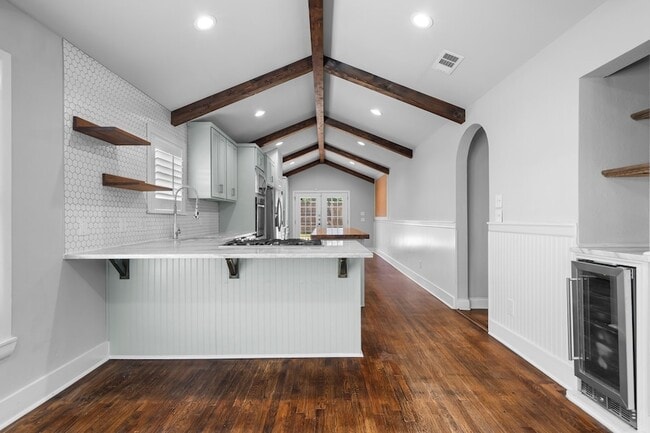 Building Photo - 4036 Linden Ave
