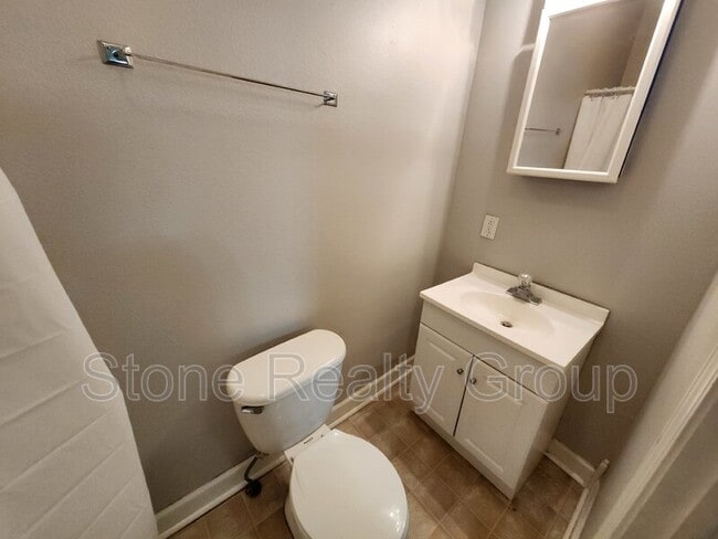 Building Photo - 1201 S 11th St