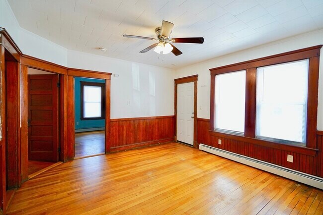 Building Photo - 94 Andover St