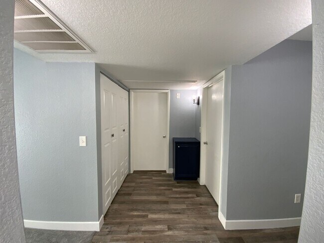 Building Photo - 2 Bed, 2 Bath, Condo with Pools, Fitness Center & Balcony located in Las Vegas, Nevada.