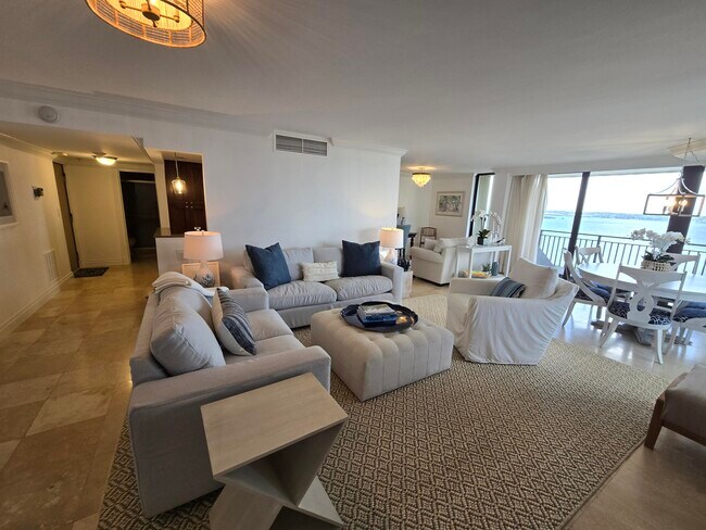 Building Photo - 5460 N Ocean Dr