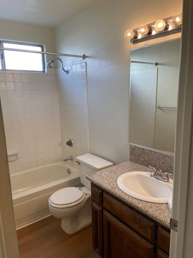 Building Photo - Semi Remodeled One Story 3 Bdrm, 2 Bath!