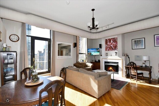 Building Photo - 910 S Michigan Ave