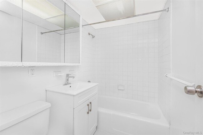 Building Photo - 1155 Warburton Ave