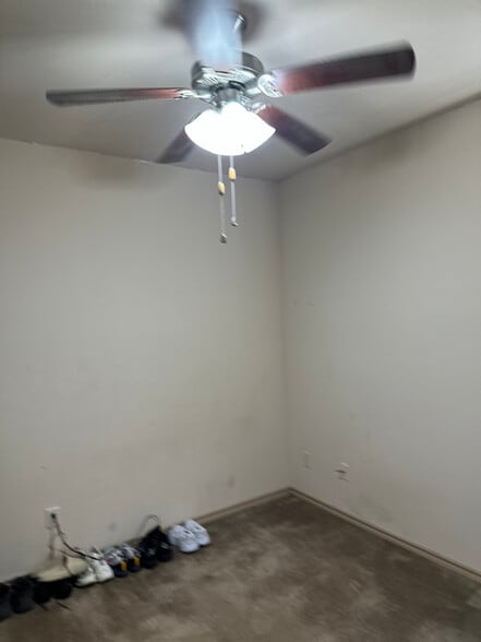 Building Photo - 608 Poncho Ln