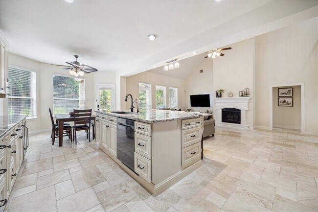 Building Photo - 9510 Comstock Meadows Dr