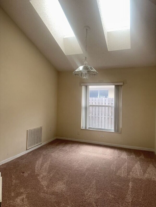 Building Photo - WEST BAY