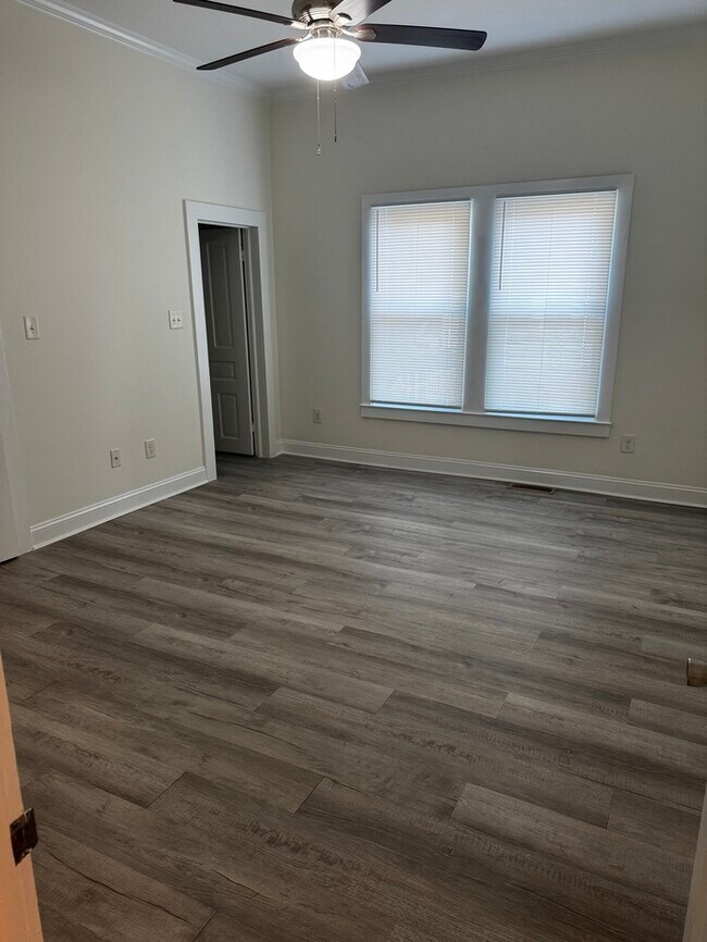 Building Photo - 483 Harris St NW