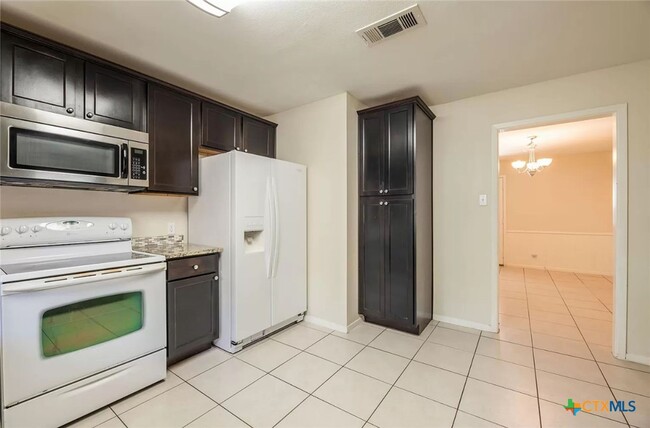 Building Photo - 4506 Walnut Rd