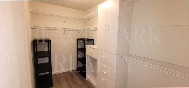 Building Photo - 2845 Idlewild Dr