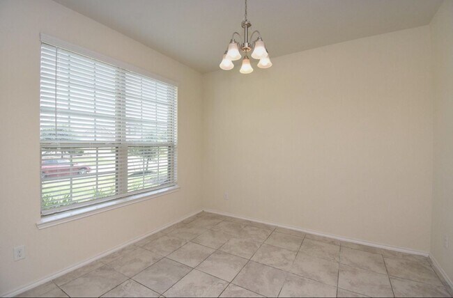 Building Photo - 9431 Summer River Dr