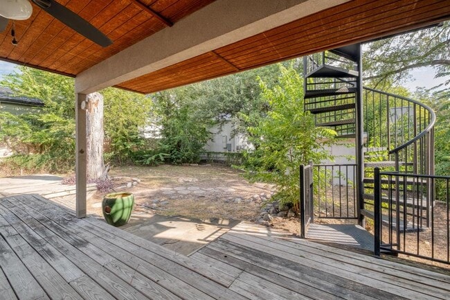 Building Photo - 1404 Juliet St