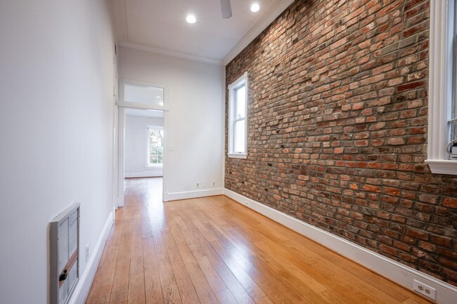 Building Photo - 310 Prince St