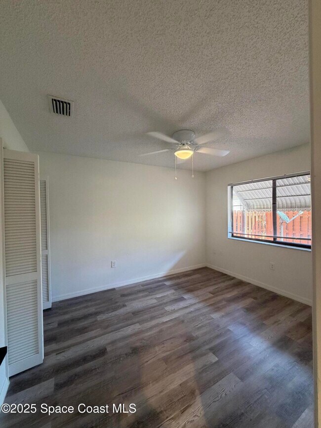 Building Photo - 1601 Jolson Ct