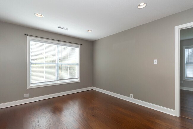 Building Photo - 1416 Madison Oaks Rd