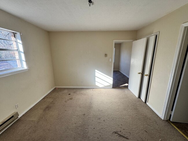 Building Photo - 128 Woodland Ave