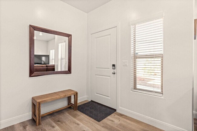 Building Photo - 350 W Old Hwy