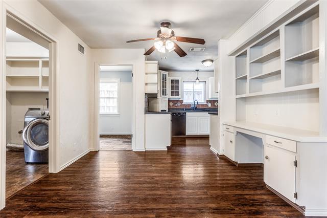 Building Photo - 702 S Waterview Dr