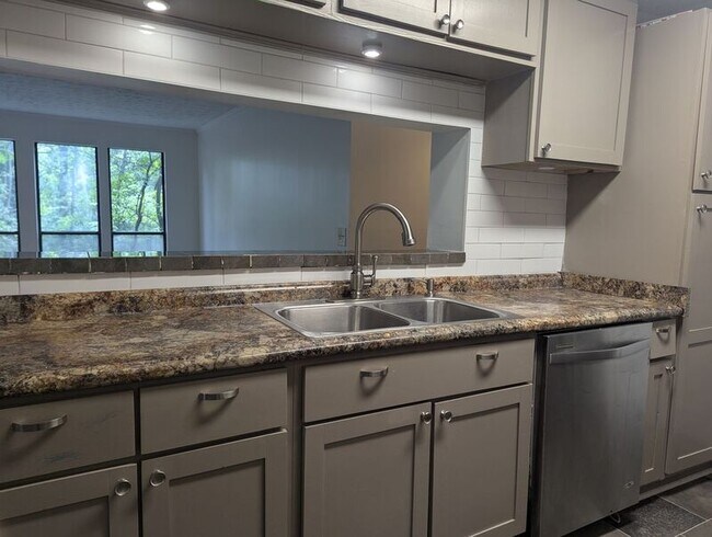 Building Photo - 101 Warm Springs Cir