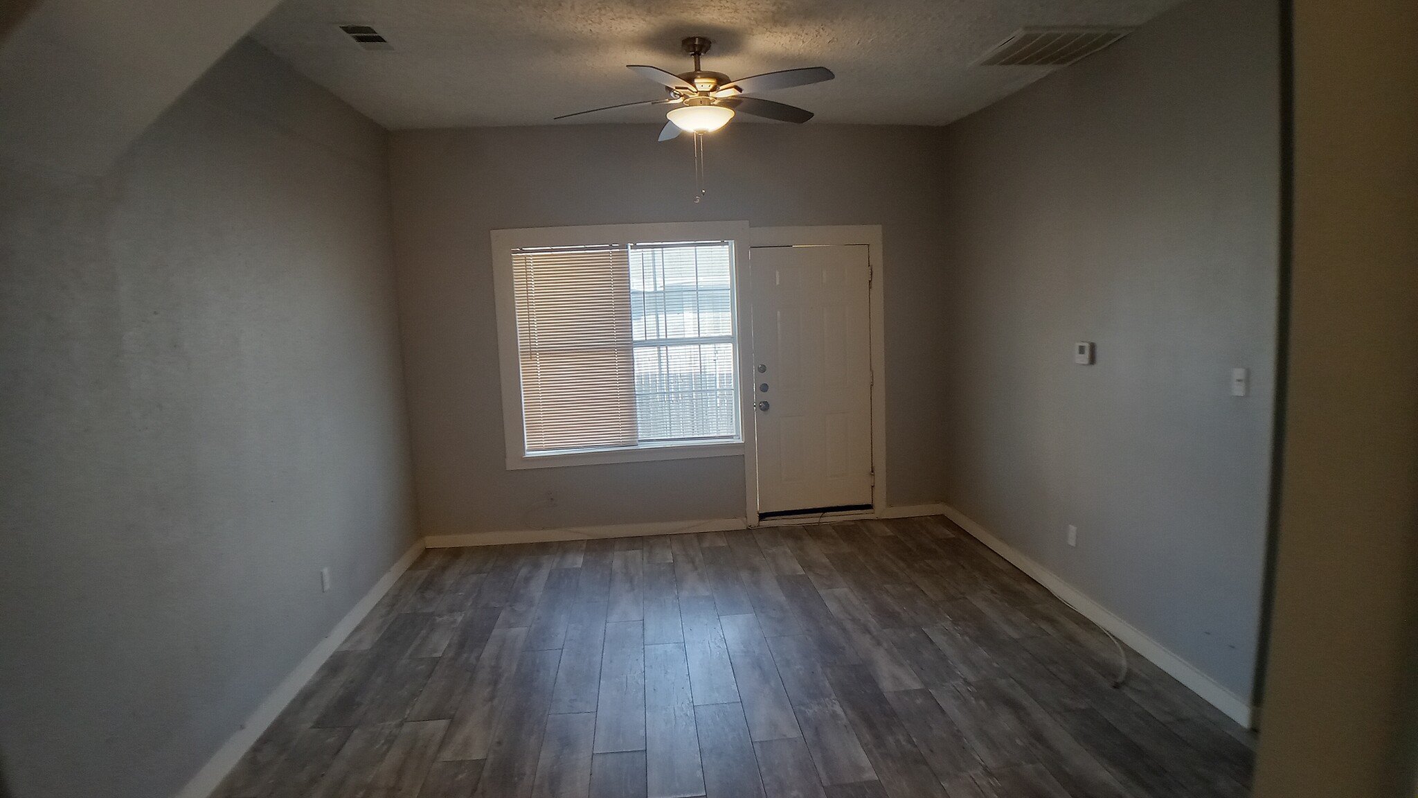 Living Room - 1509 W Page Ave