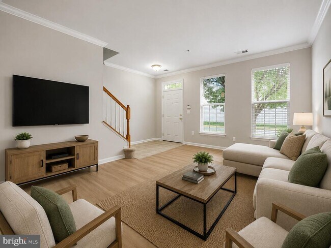 Building Photo - 15555 John Diskin Cir