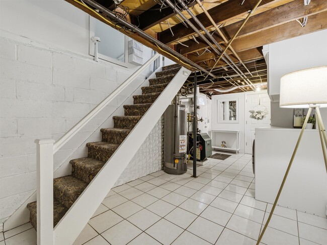 Building Photo - 6507 Madison St