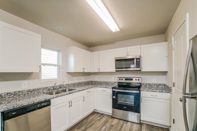 Building Photo - 15774 Del Norte Dr