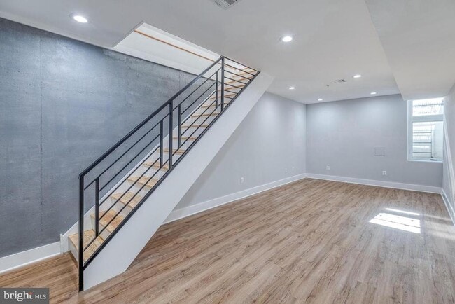 Building Photo - 2636 Latona St