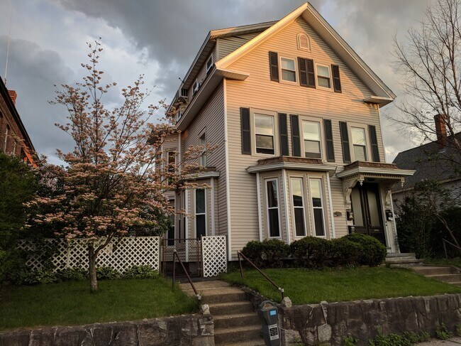 Primary Photo - 33 Myrtle St