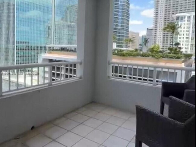 Building Photo - 170 SE 14th St