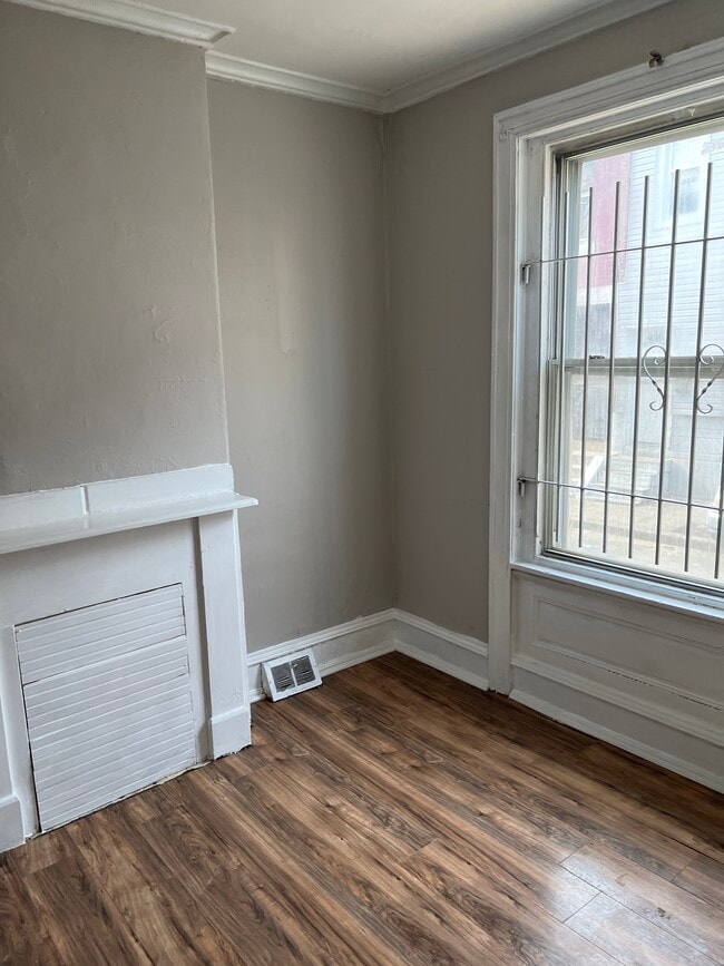 Building Photo - 2361 N Cleveland St