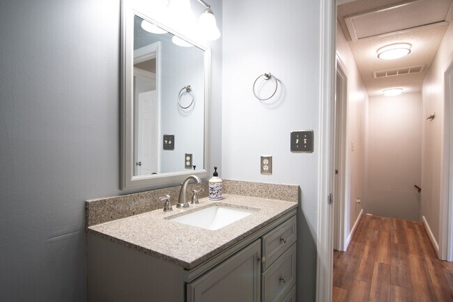 Building Photo - 4801 Buttonbush Dr