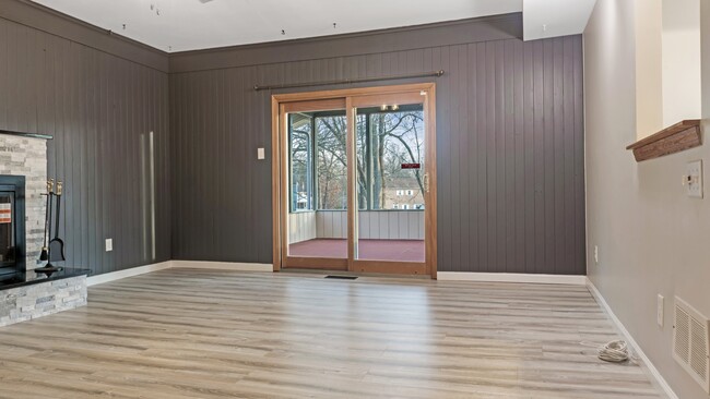 Building Photo - 3210 Kennedy Rd