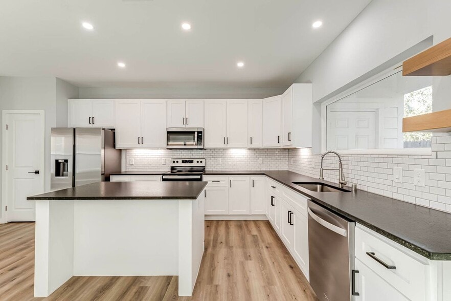 Building Photo - 811 Nevada St