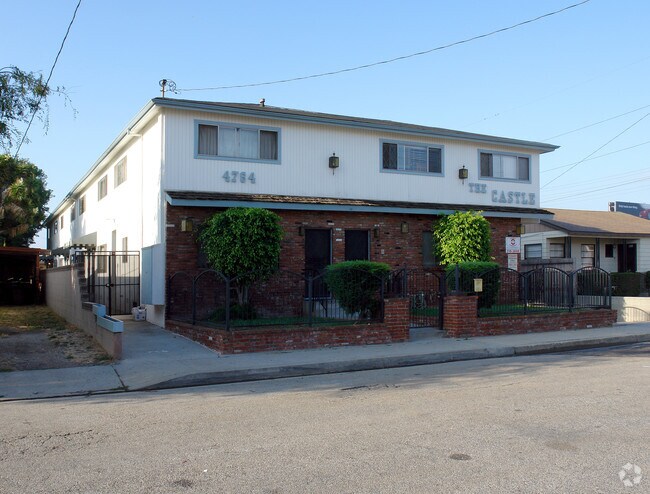 Building Photo - The Castle Apartments