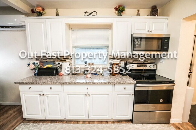 Building Photo - 4810 Haines Rd N