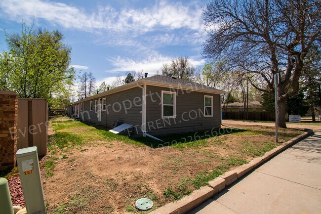 Building Photo - 207 E Stuart St