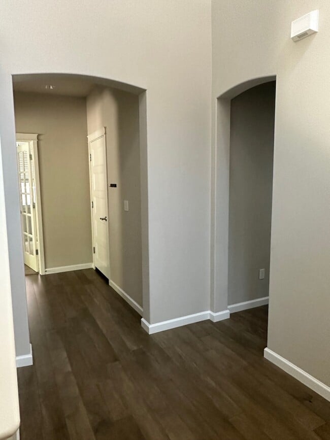 Building Photo - 4254 Dudley Dr NE