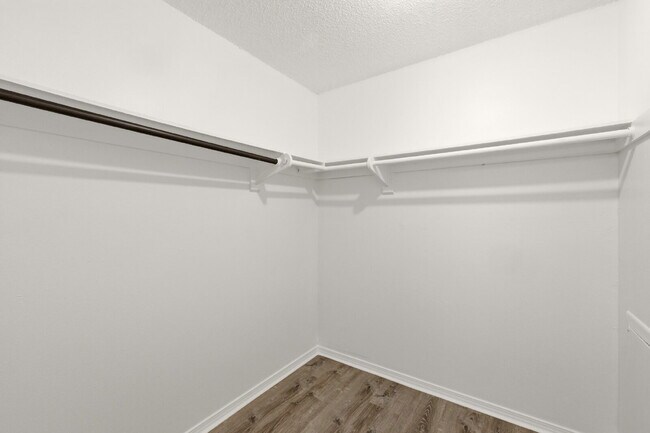 Building Photo - Beautiful Totally Remodeled Studio Home - Available Immediately!