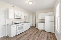 Building Photo - 79 Shaw St