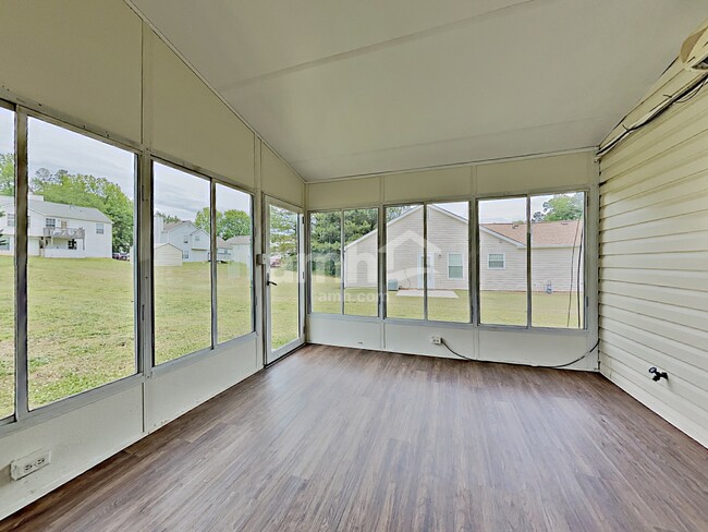 Building Photo - 7132 New Dale Rd