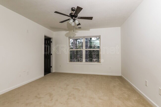 Building Photo - 2555 Flat Shoals Rd