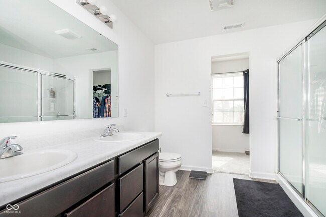 Building Photo - 5844 Cherrywood Ln