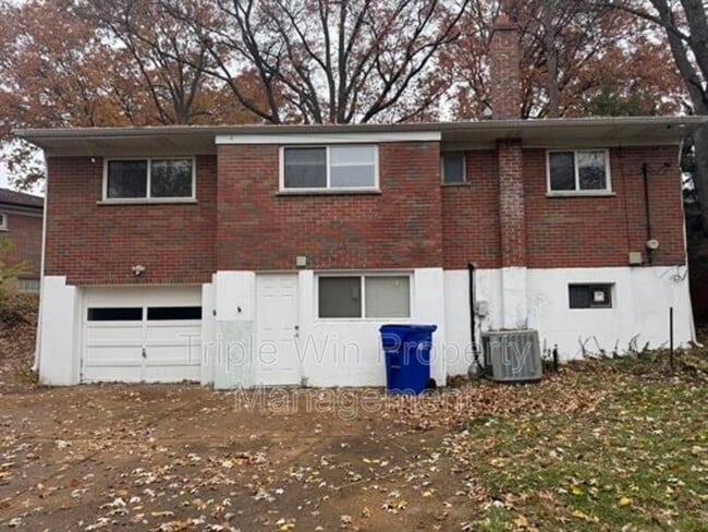 Building Photo - 8000 Noel Ct