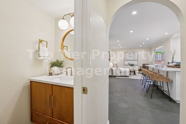 Building Photo - 44 Lariat Ct